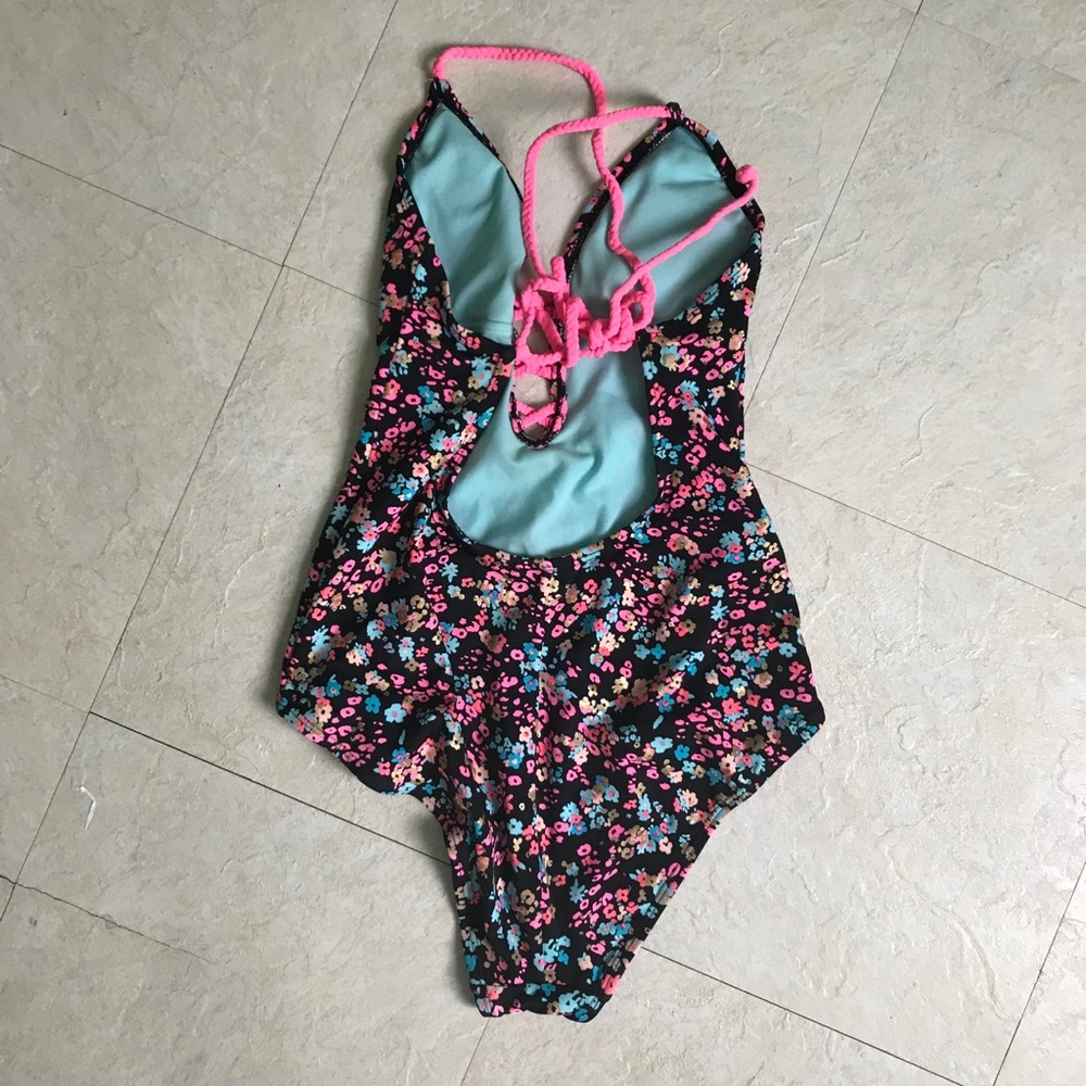Floral open back Swimsuit - Picture 2 of 2